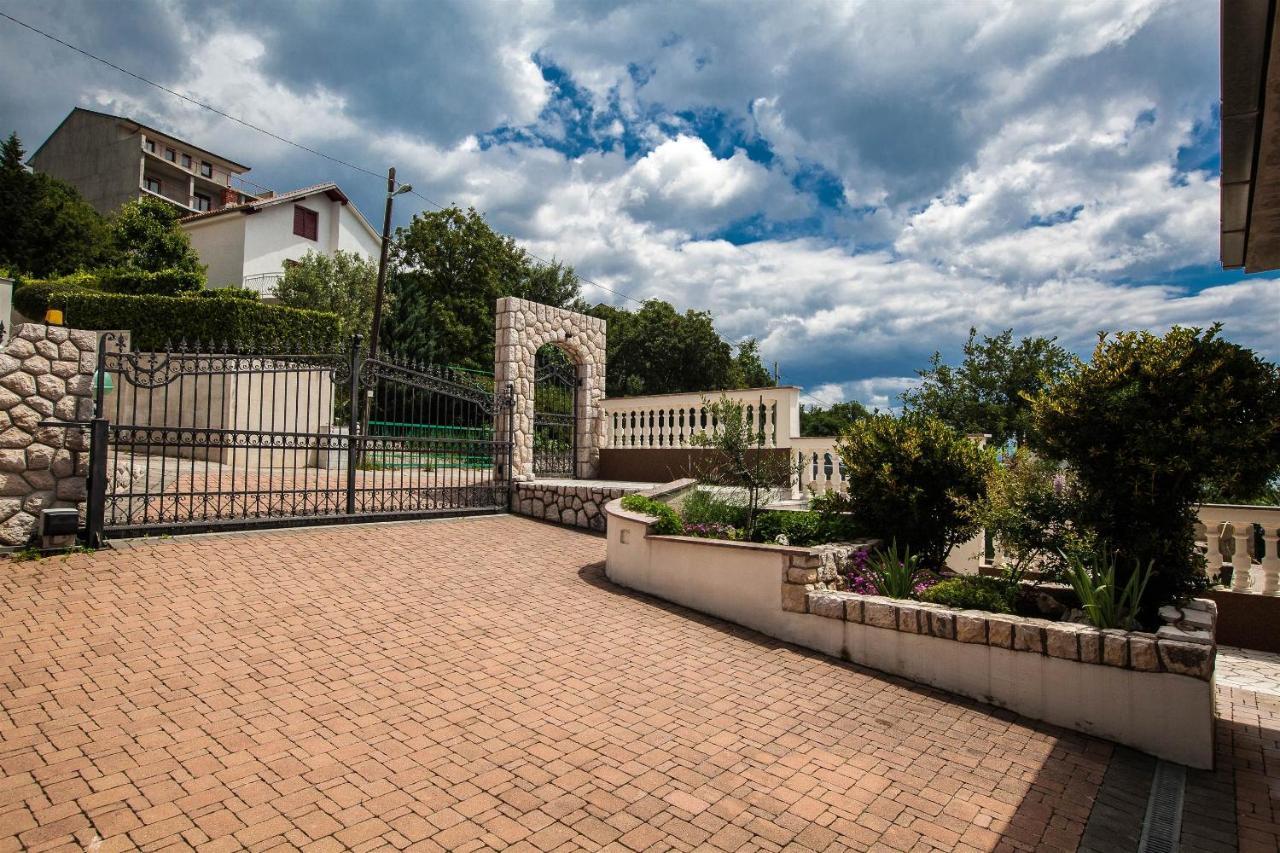 Apartments With A Parking Space Crikvenica - 11307 Exterior photo